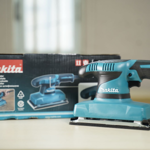 Máy chà nhám rung Makita 9035H