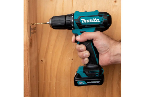 Máy khoan, vặn vít dùng pin Makita DF333DSYE (kèm 2 pin 1.5Ah   sạc)