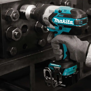 Máy siết bu lông dùng pin Makita DTW1002RTJ (kèm 2pin 5.0Ah   sạc nhanh)
