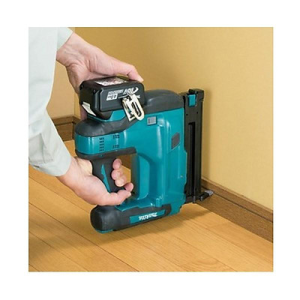 Máy bắn đinh dùng pin Makita PT354DSAJ