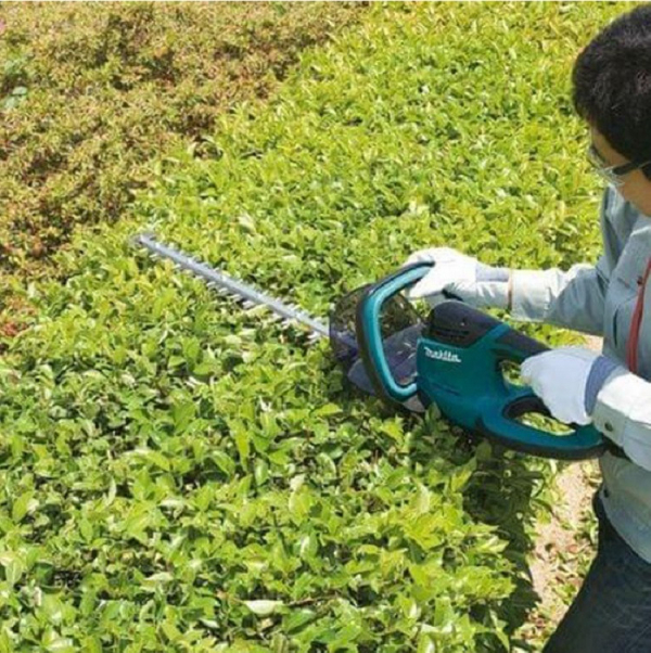 Máy tỉa hàng rào dùng pin Makita DUH754SZ (không kèm pin sạc) Máy tỉa hàng rào dùng pin Makita DUH754SZ (không kèm pin sạc)