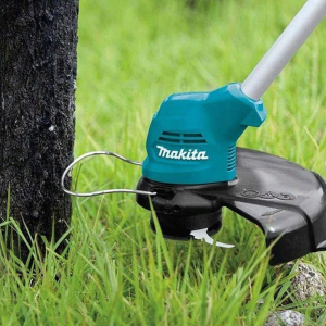 Máy cắt cỏ dùng pin Makita UR100DWYE