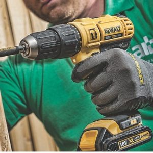 Máy khoan búa Makita M8104B (13mm)