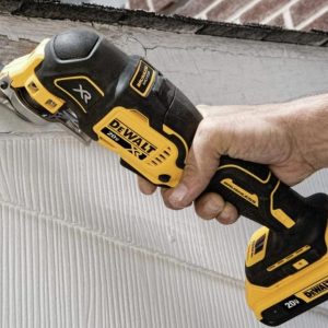 Máy hút bụi dùng pin và điện Makita DVC560ZX1 (ƯỚT & KHÔ)(18Vx2)(thân máy)