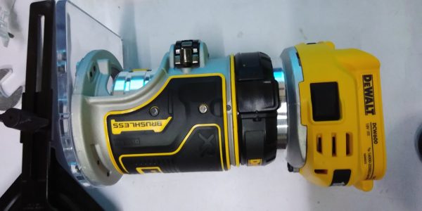 Máy cưa kiếm dùng pin Makita DJR185Z (không kèm pin sạc)