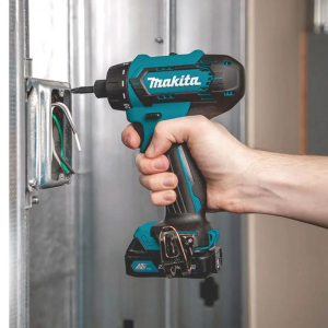 Máy khoan vặn vít dùng pin Makita DF033DSYE