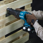 Máy cưa kiếm dùng pin Makita DJR360RT2