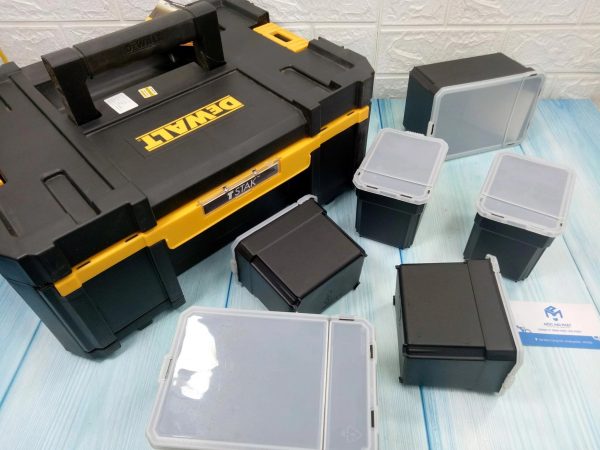 Hộp dụng cụ (nhựa) Dewalt DWST17803