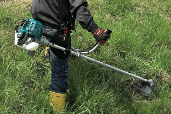 Máy cắt cỏ chạy xăng Makita EM2550UH