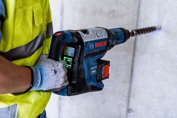 Máy khoan bê tông Dewalt dùng pin DCH133M2