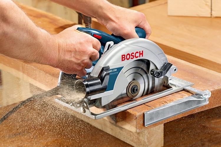 Máy cưa đĩa gỗ Bosch GKS 130 (184mm) Máy cưa đĩa gỗ Bosch GKS 130 (184mm)