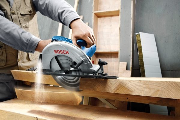 Máy Cắt Dùng Pin Makita 2