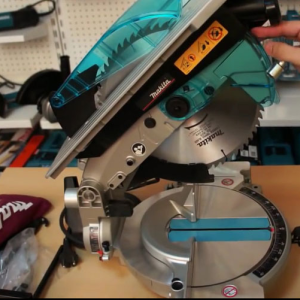 Máy cưa bàn đa góc Makita LH1040