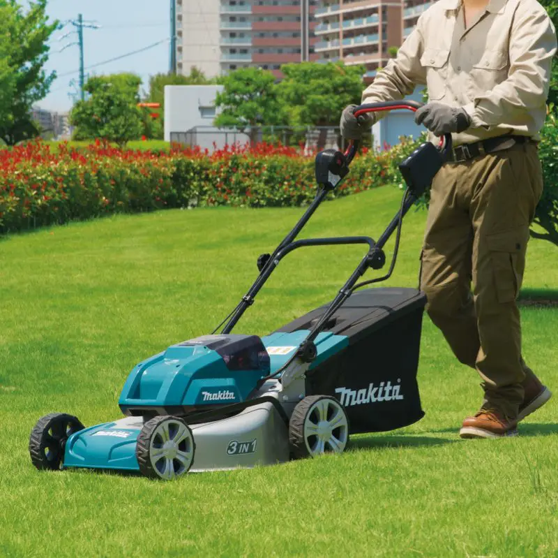 Máy cắt cỏ đẩy dùng pin Makita DLM532Z (530MM/BL) Máy cắt cỏ đẩy dùng pin Makita DLM532Z (530MM/BL)
