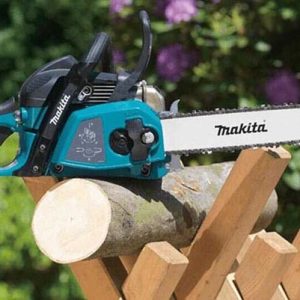 Máy cưa xích dùng pin Makita UC020GZ (KHÔNG KÈM DÂY XÍCH (không kèm pin sạc)