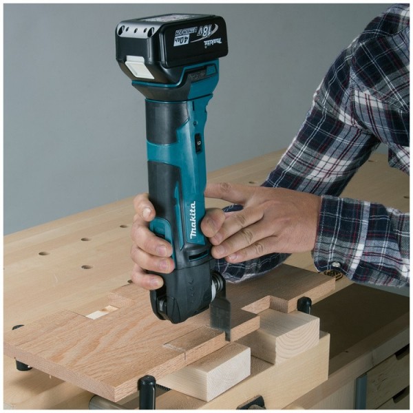 Máy cắt cỏ dùng pin Makita UR006GZ02 (BL)(40V MAX) (không kèm pin sạc) Máy cắt cỏ dùng pin Makita UR006GZ02 (BL)(40V MAX) (không kèm pin sạc)