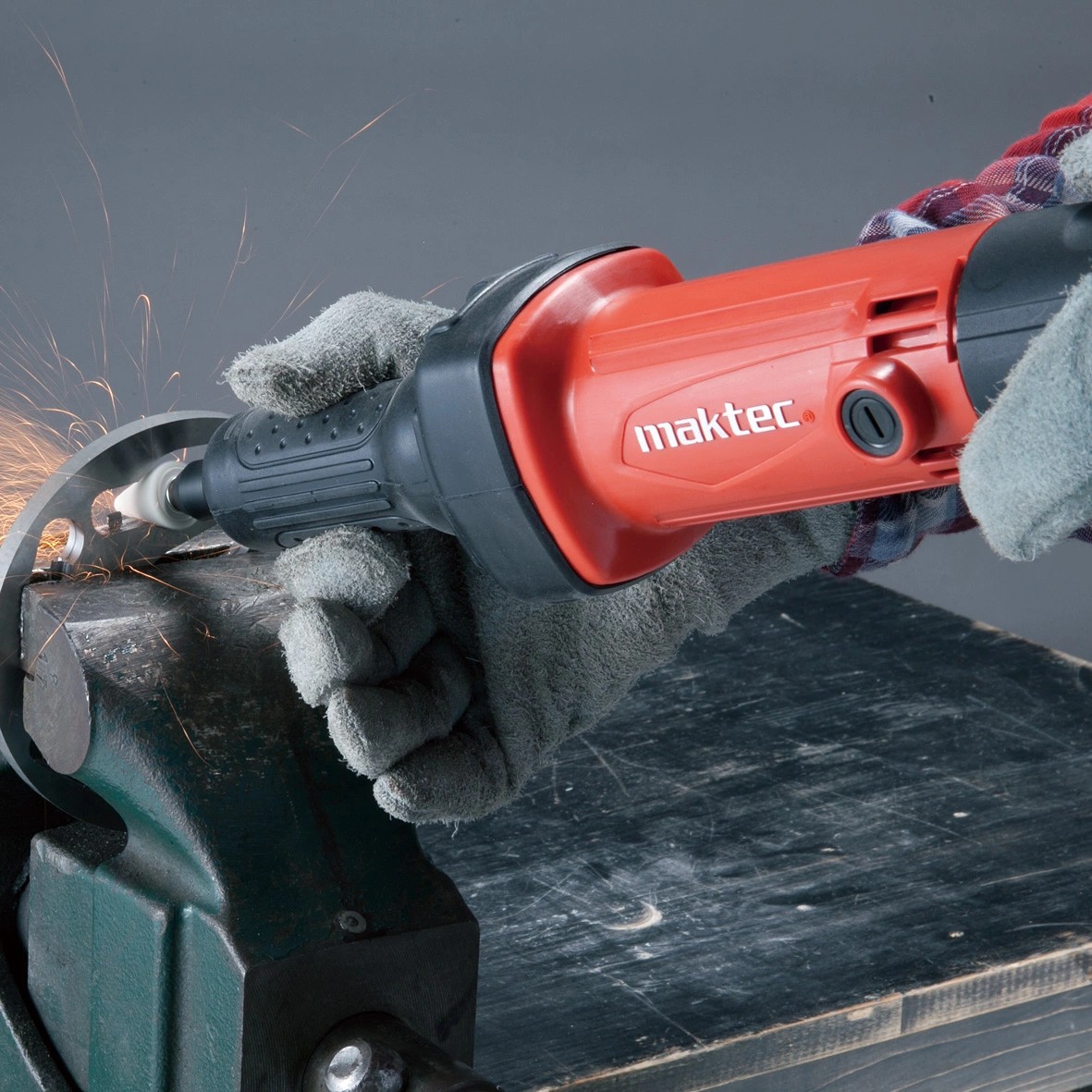 Máy chà nhám quỹ đạo Makita BO6030 Máy chà nhám quỹ đạo Makita BO6030