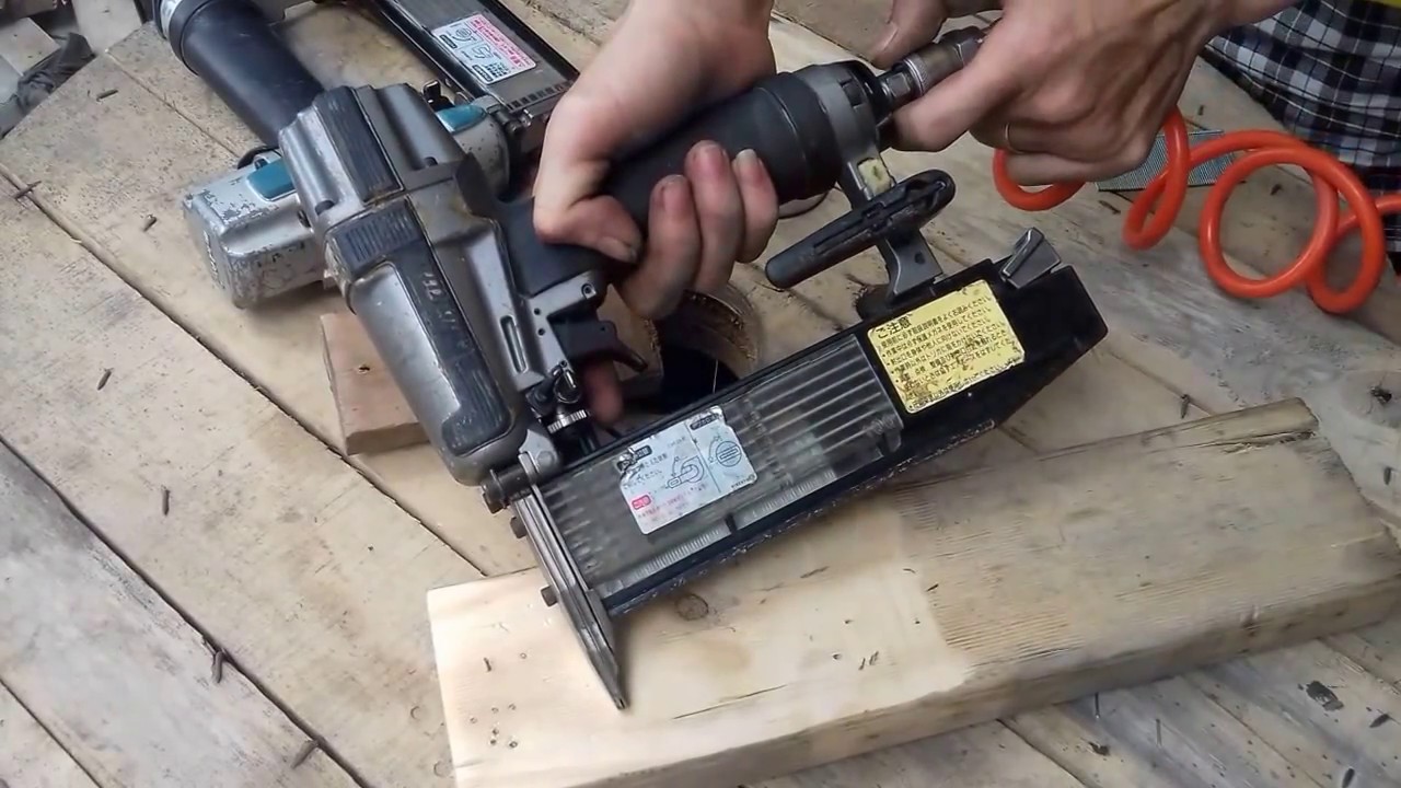 Máy vặn vít dùng pin Makita TD090DWE