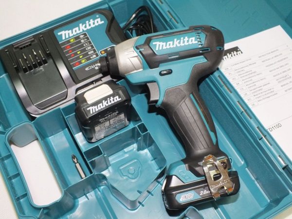 Máy bắt vít dùng pin Makita TD110DSAE