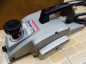 Máy bào Makita 1804N
