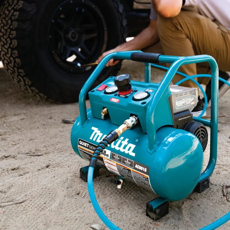Máy nén khí dùng pin 40V Max Makita AC001G