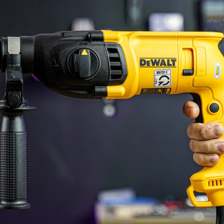 Máy khoan bê tông Dewalt D25032K