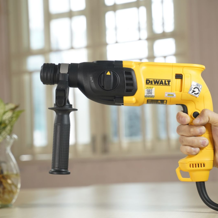 Máy khoan bê tông Dewalt D25033K