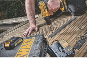 Máy khoan vặn vít dùng pin Dewalt DCD776C2A