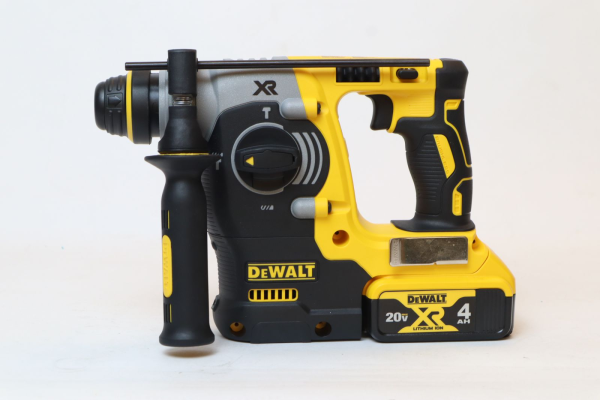 Máy khoan bê tông Dewalt dùng pin DCH273BM2