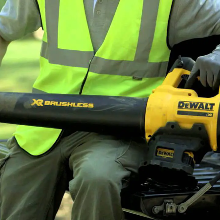 Máy thổi bụi, lá dùng pin 18V DEWALT DCM562N-KR