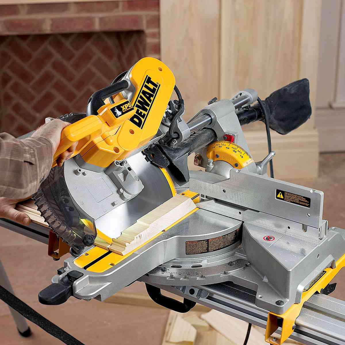 Máy cắt đa góc Dewalt DW713