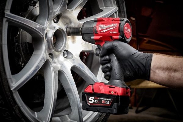 Máy siết bu lông Milwaukee M18 FMTIW12-502X SET (2pin x 5.0Ah, 1 sạc)