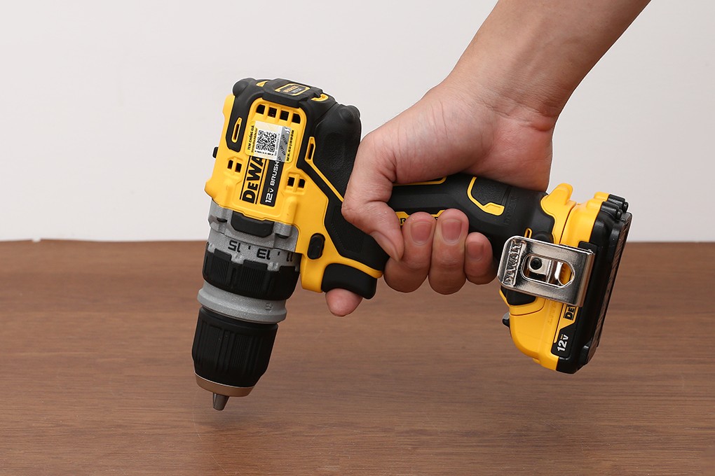 Máy khoan bắt vít dùng pin 20V Dewalt DCD800 (không kèm pin sạc)