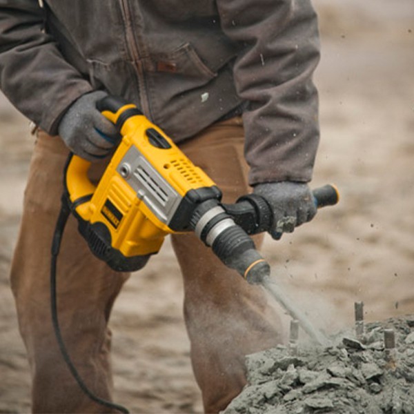 máy đục bê tông Dewalt D25901K