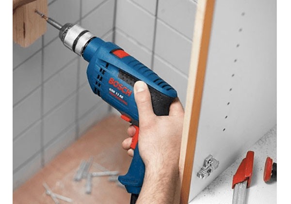 Máy khoan 2 tốc độ Makita DP4010