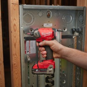 Máy vặn vít thủy lực Milwaukee M18 FQID-502X ( 2 Pin 12V (2.0Ah)  Sạc)