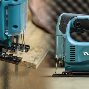 Máy cưa lọng Makita 4327