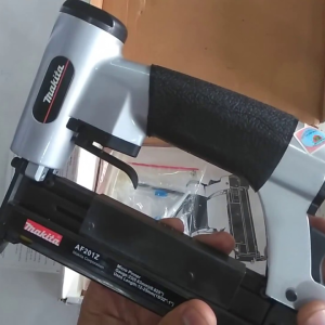 Máy bắn đinh nhỏ dùng hơi Makita AF201Z (không kèm pin sạc)
