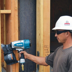 Máy bắn đinh cuộn Pallet dùng hơi Makita AN560