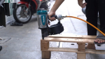 Máy bắn đinh cuộn Pallet dùng hơi Makita AN760
