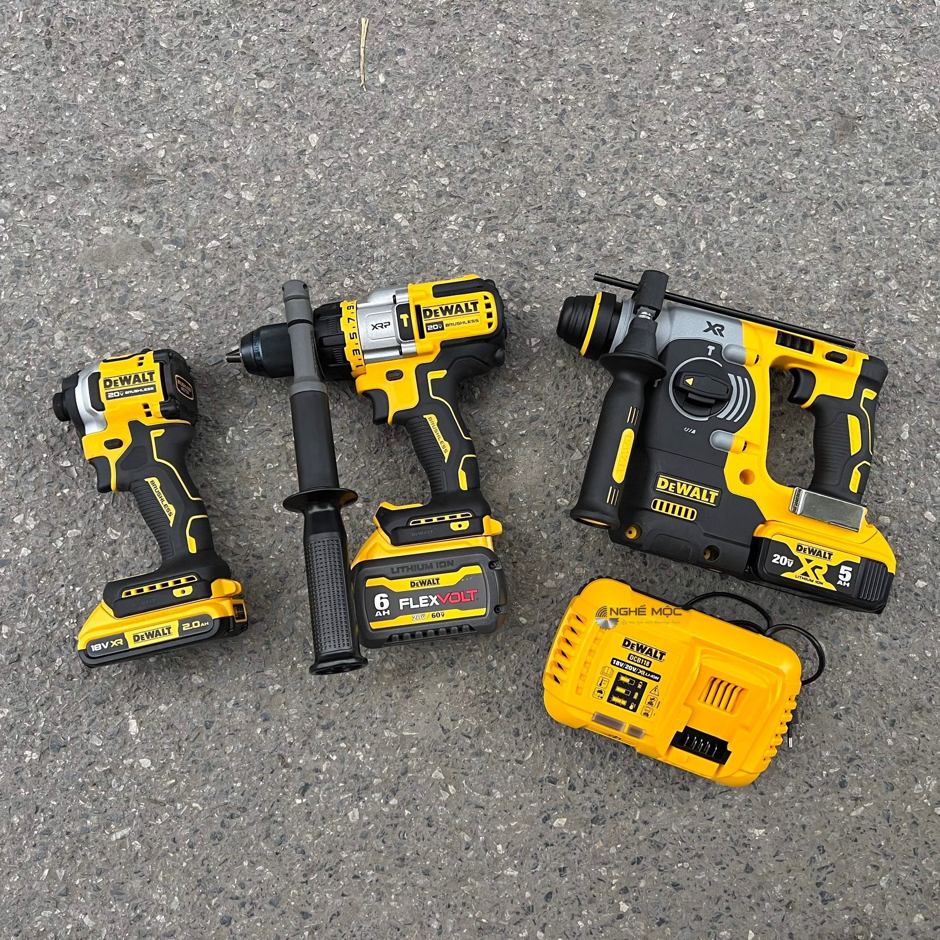 Combo máy Dewalt  DCD777 + DCF787 (DCK277M2)