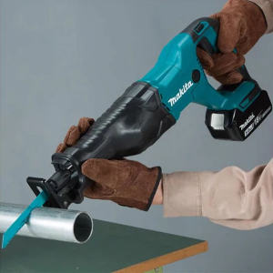 Máy cưa kiếm dùng pin Makita DJR186RFE (kèm 2 pin 3.0AH   sạc nhanh)