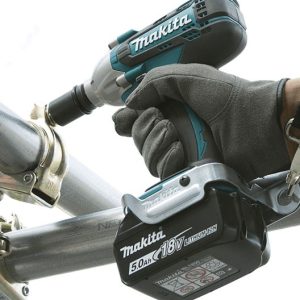 Máy siết bu lông dùng pin Makita DTW190SFX7