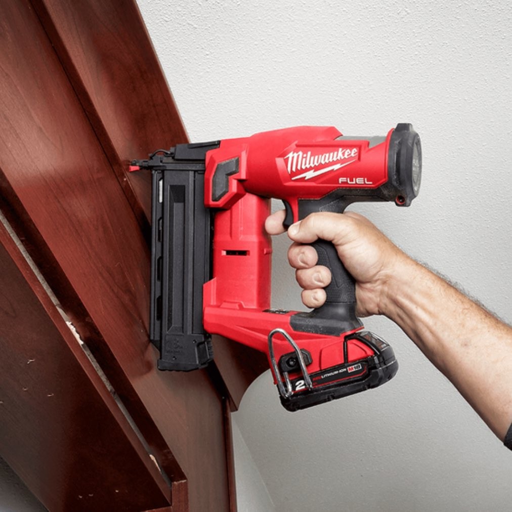 Máy bào dùng pin Milwaukee M18 BP-0