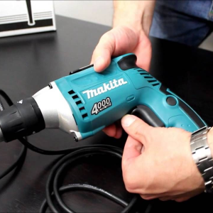 Máy vặn vít Makita FS4000
