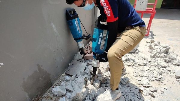 Máy đục bê tông Makita HM1511X1 (CHUÔI LỤC GIÁC 30MM/AVT)