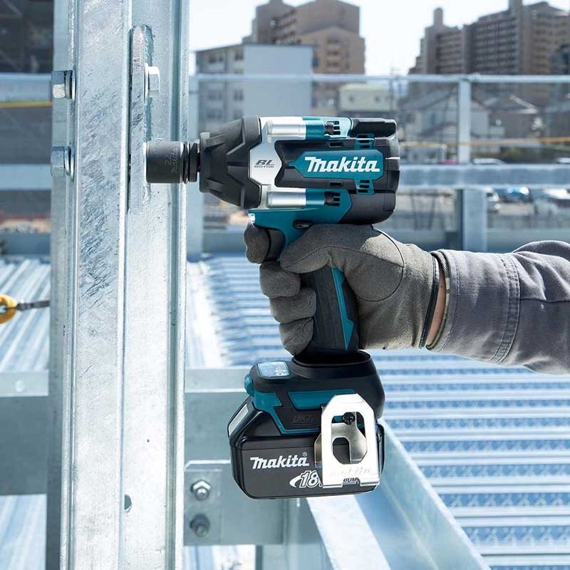 Máy siết bu lông dùng pin Makita DTW074Z (9.5MM)(14.4V)