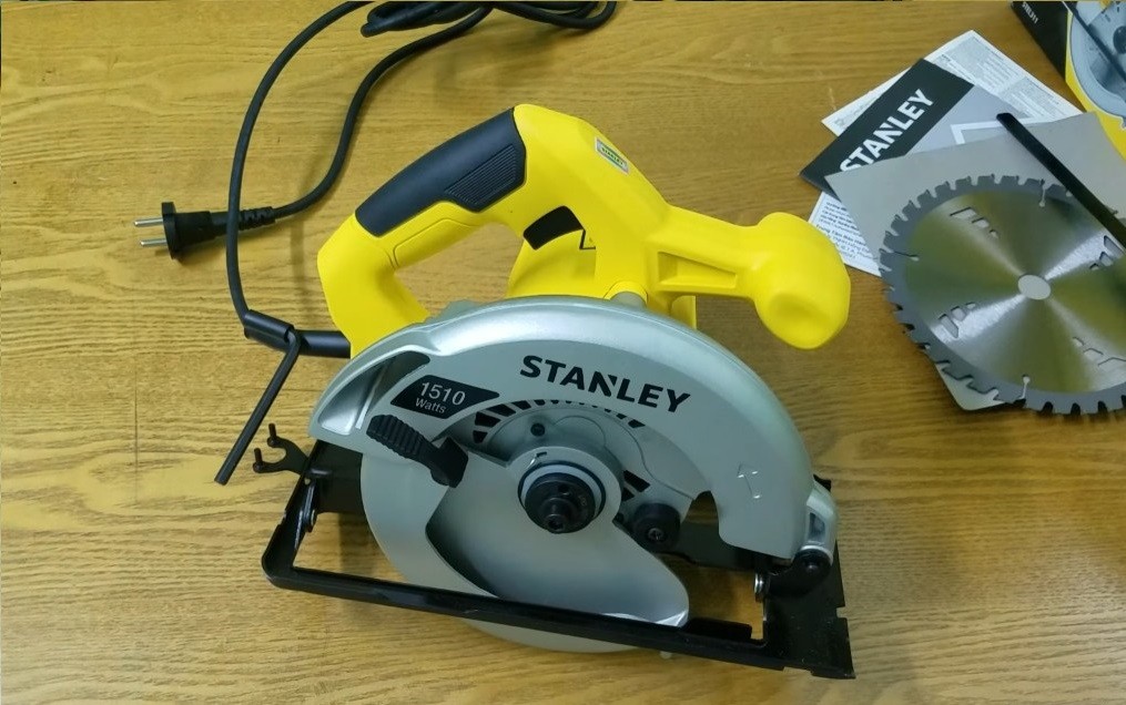 Máy Cưa Bàn Stanley SST1801