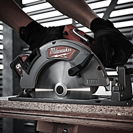 Máy cưa đĩa dùng pin Milwaukee M18 CCS66-0