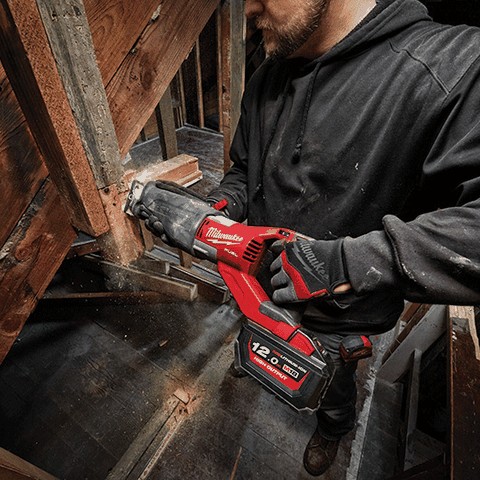 Máy cưa đĩa dùng pin Milwaukee M18 CCS66-0
